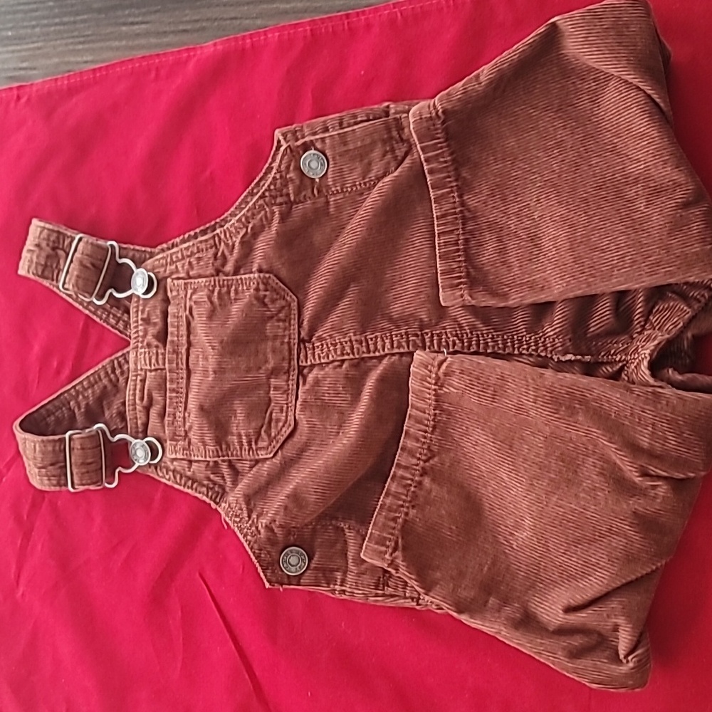 Pre-Owned Carter’s Brown Corduroy Bib Overalls-Cozy and Stylish (Size 9 months) - Picture 7 of 9